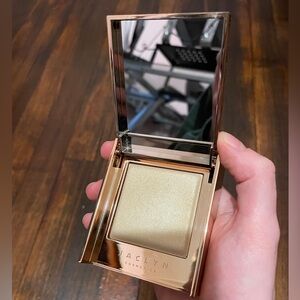 Jaclyn Cosmetics Sparks highlighter spark$